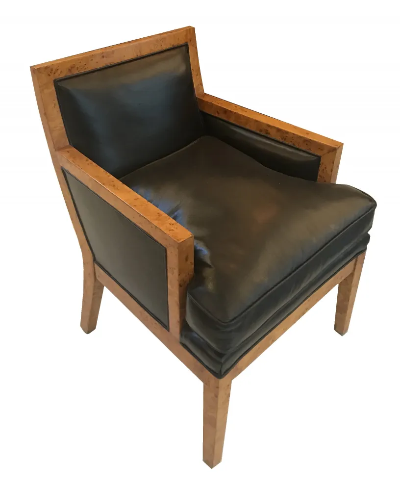 sillones antiguos con diseño elegante, fondo neutro