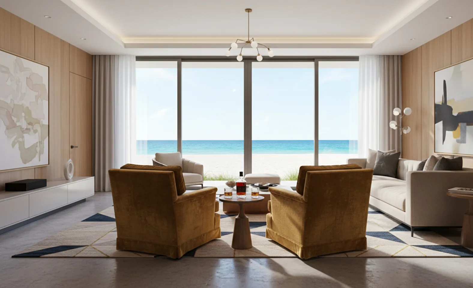 Sillones antiguos para restaurar en salón luminoso junto a ventana