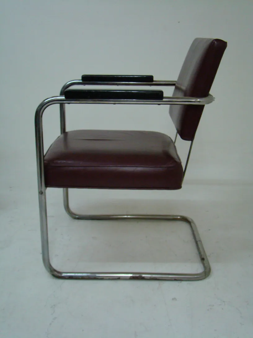 2 poltrone antiche da restaurare di Marcel Breuer con un design unico