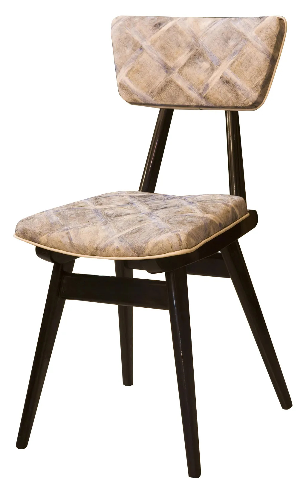 duas cadeiras antigas com design contemporâneo elegante