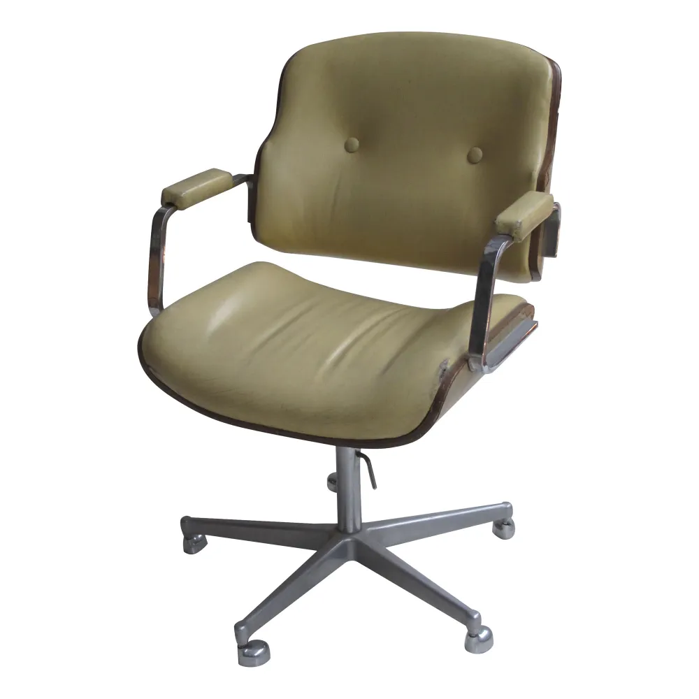 sillón de escritorio antiguo de color verde claro con apoyabrazos