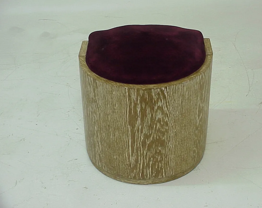 tabouret ancien avec siège en velours violet, forme cylindrique