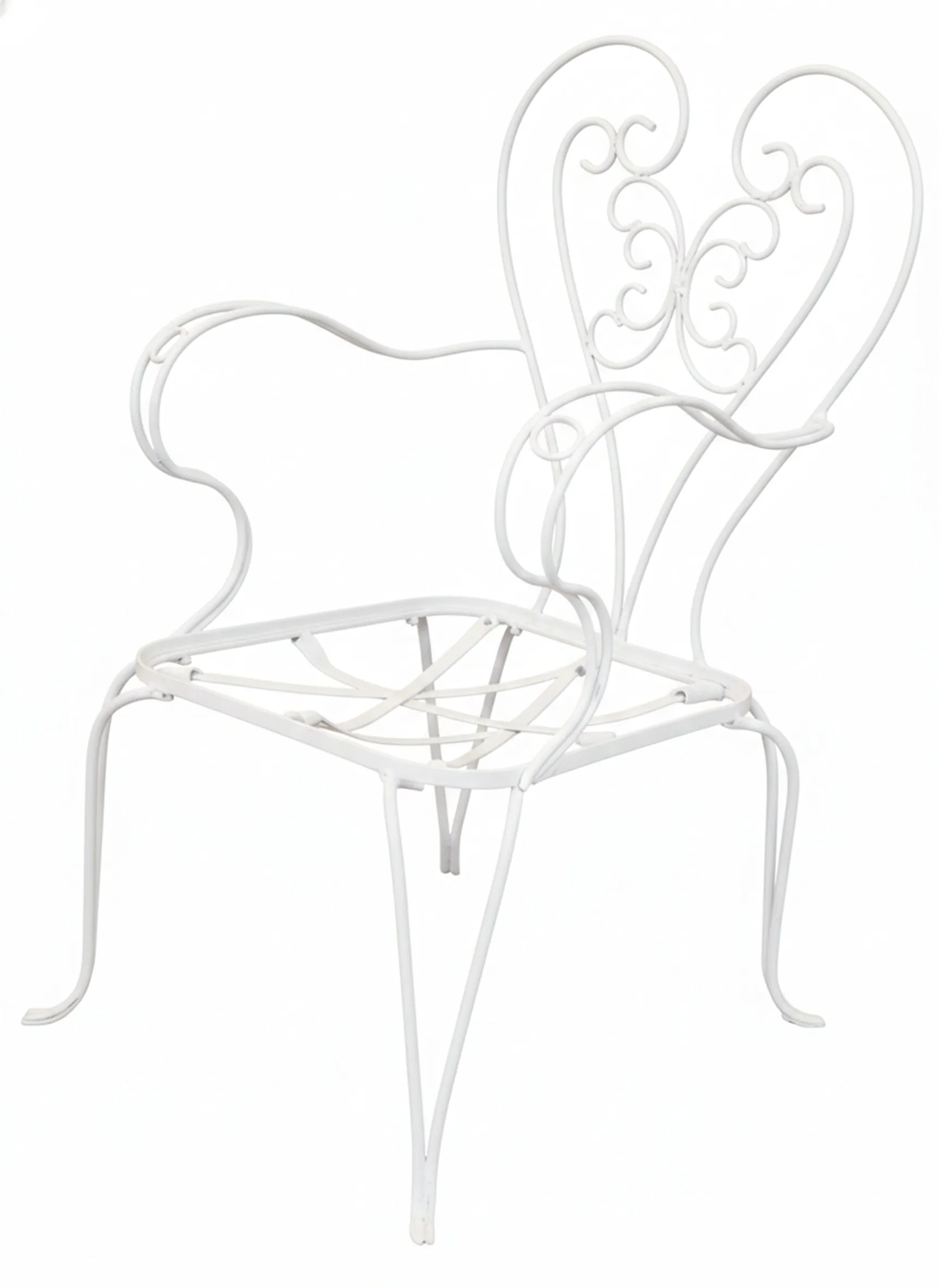 Tre poltrone da giardino antiche con design elegante bianco.