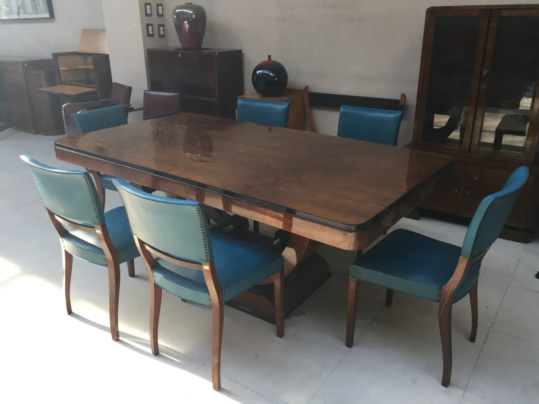 6 sedie antiche con rivestimento blu, perfette per il restauro.