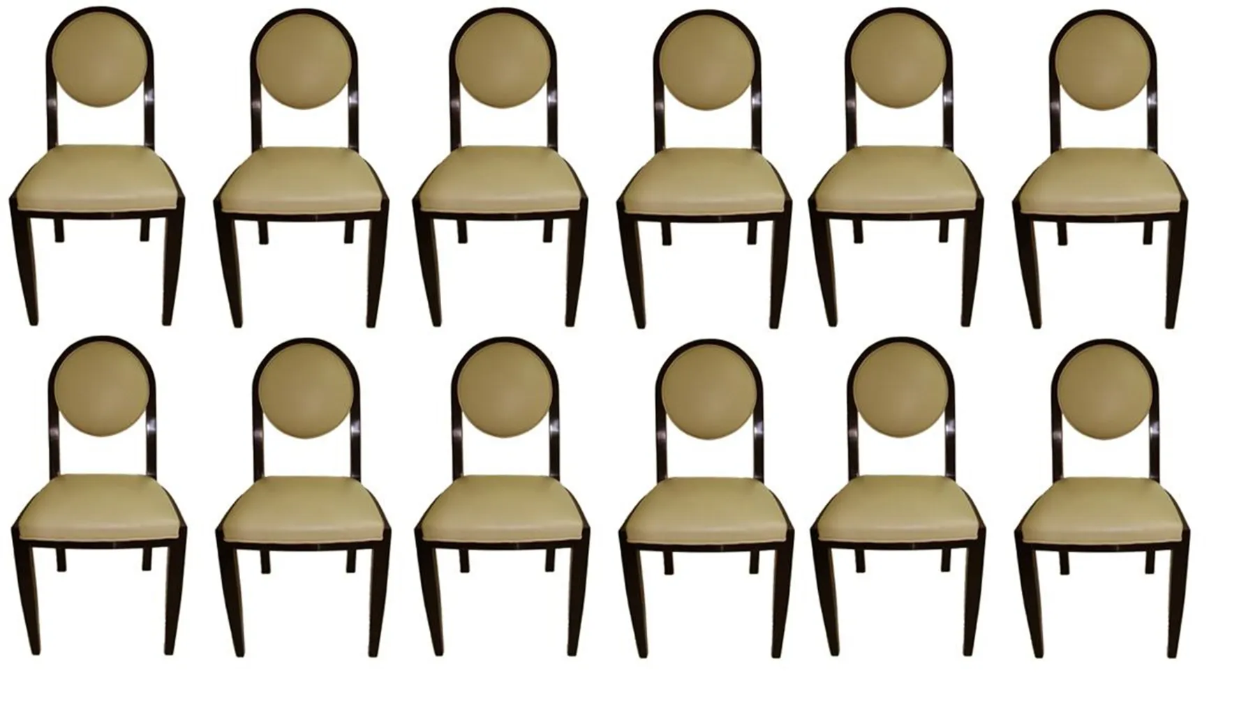 Ensemble de 12 chaises anciennes au design simple