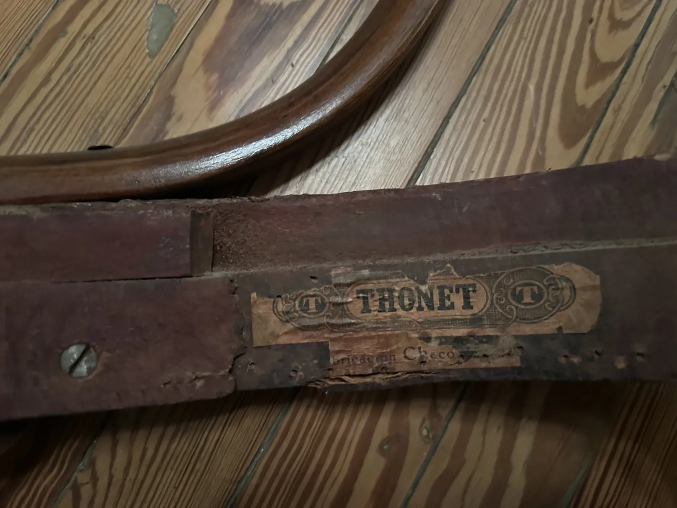 4 антикварных стулья thonet в уютной обстановке