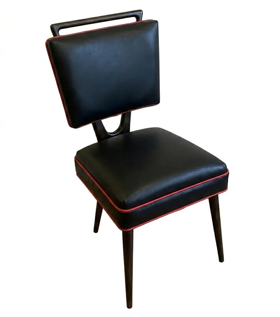 12 sedie antiche da restaurare, con design elegante.