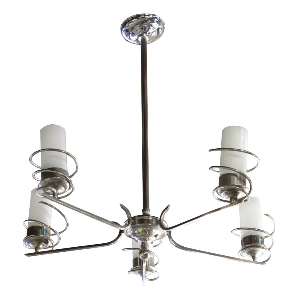 lustre ancien au design art déco avec des détails uniques et une ambiance élégante