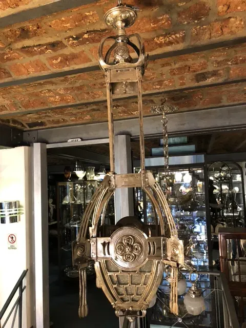 Antike hängelampe im Mackintosh-Stil