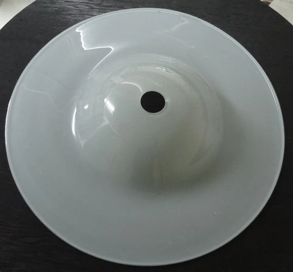 lampada a sospensione antica tonda con design semplice