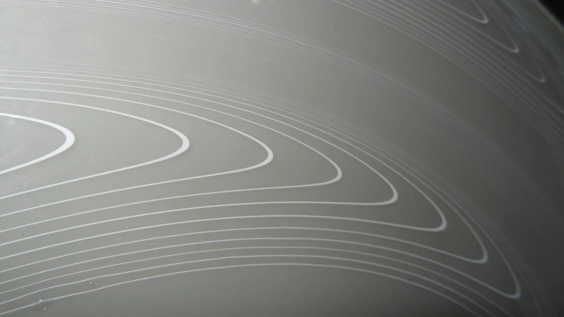 antik hängelampe mit elegantem design in weichem ambiente