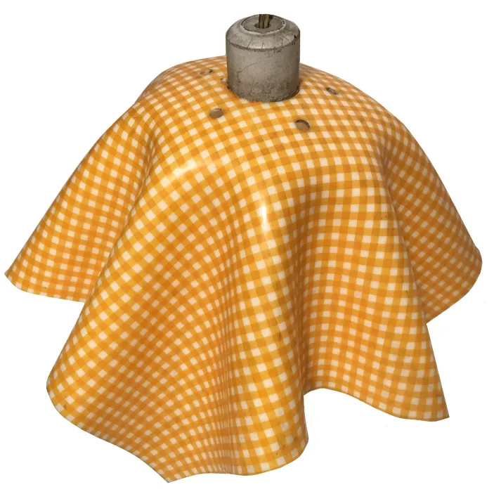 Lámpara de techo antigua con color amarillo brillante en un ambiente acogedor.