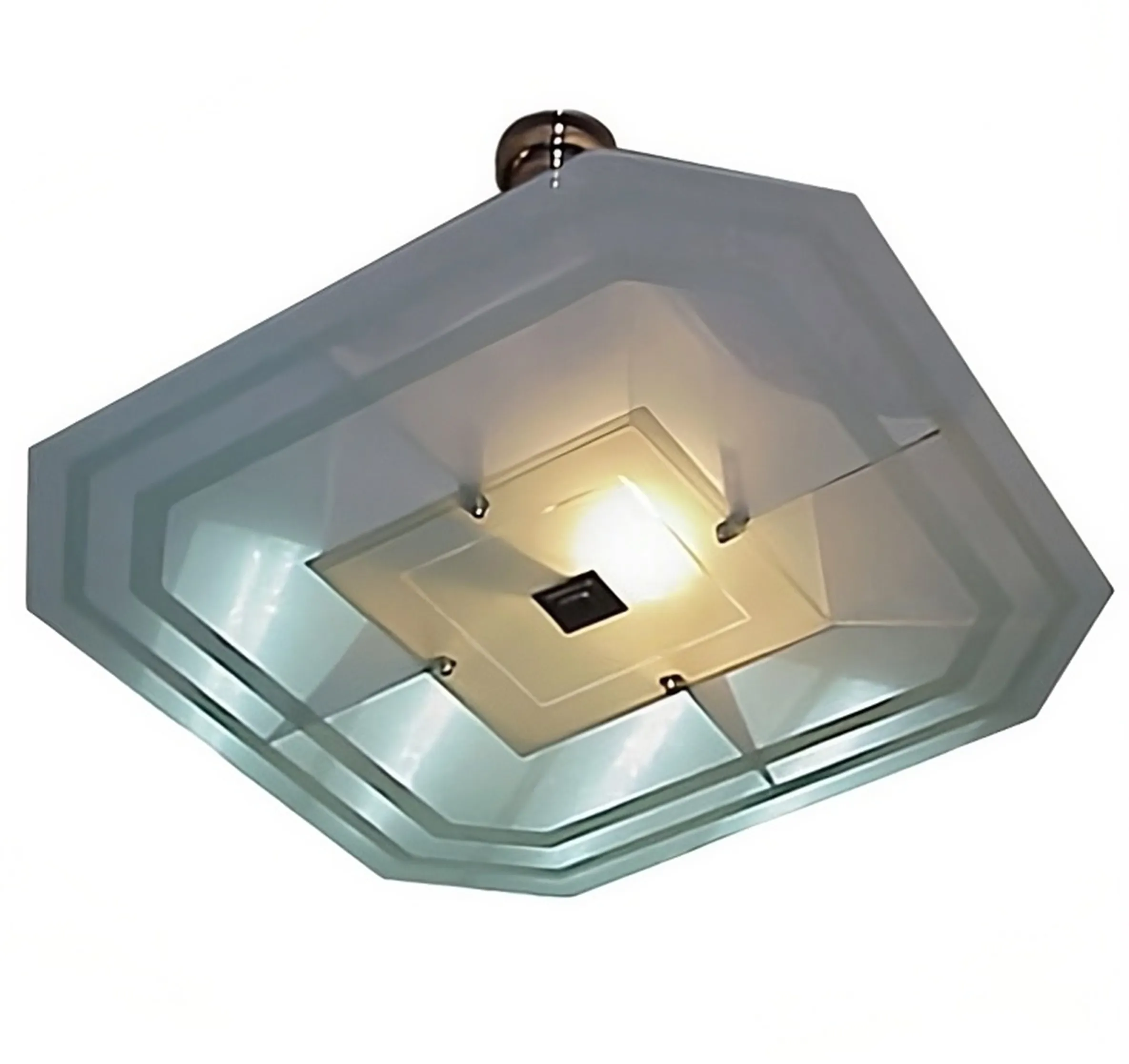 Lustre ancien avec un design décoratif, ambiance lumineuse