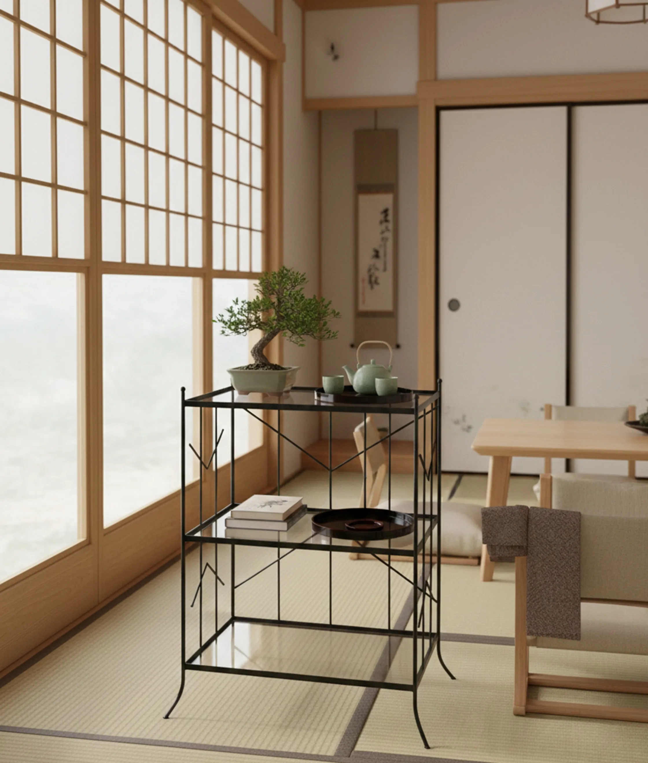 古い本棚に盆栽と茶具