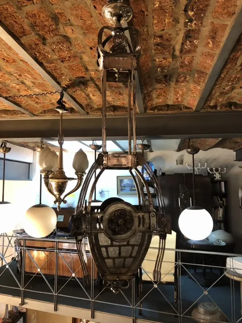 antiga lampada de teto mackintosh com detalhes decorativos