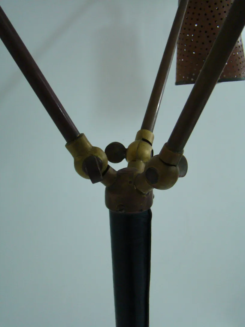 torchiere ancienne avec design Art Deco de couleur marron