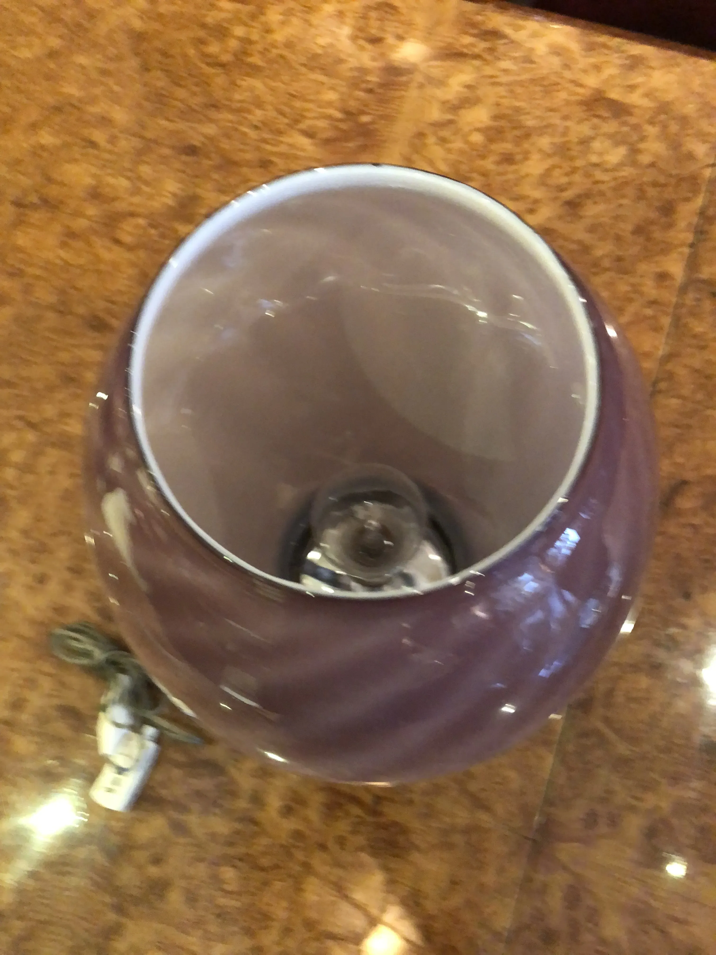 古老的檯燈，優雅的設計，營造舒適的環境