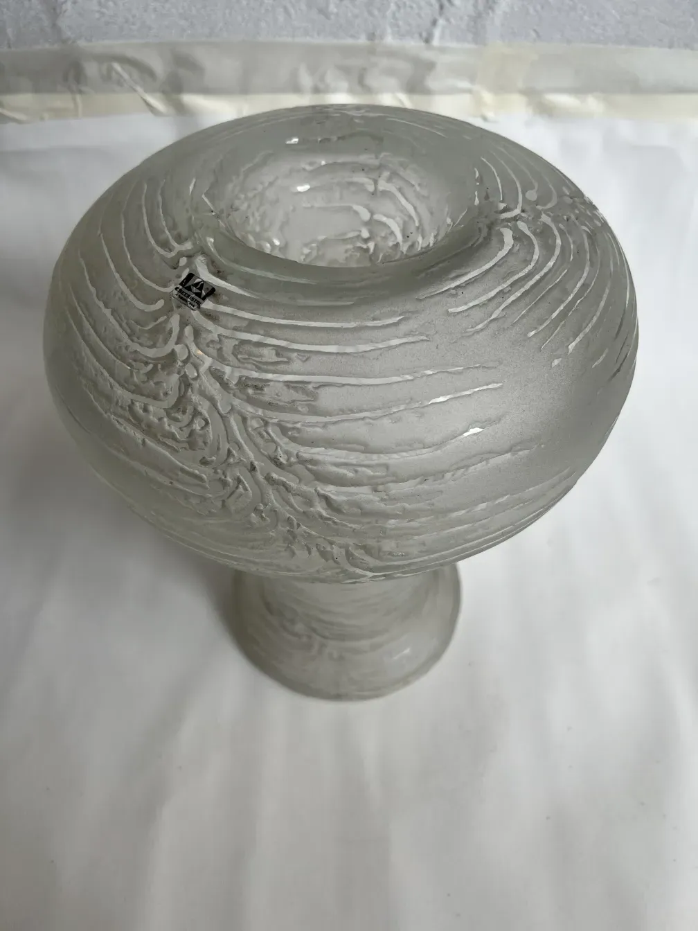 مصباح طاولة قديم بتصميم دائري من آرت ديكو