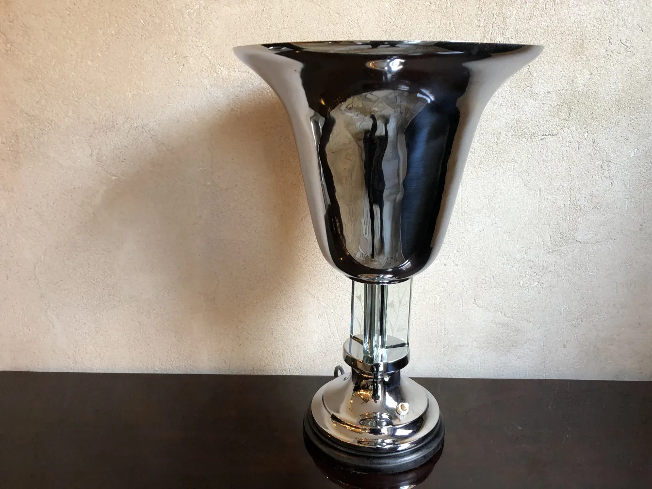Antique table lamp in Art Deco style, sleek and modern.