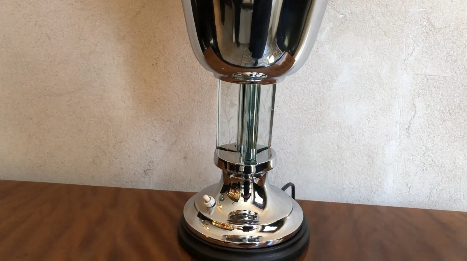 lampada da tavolo antica in stile art deco con base lucida