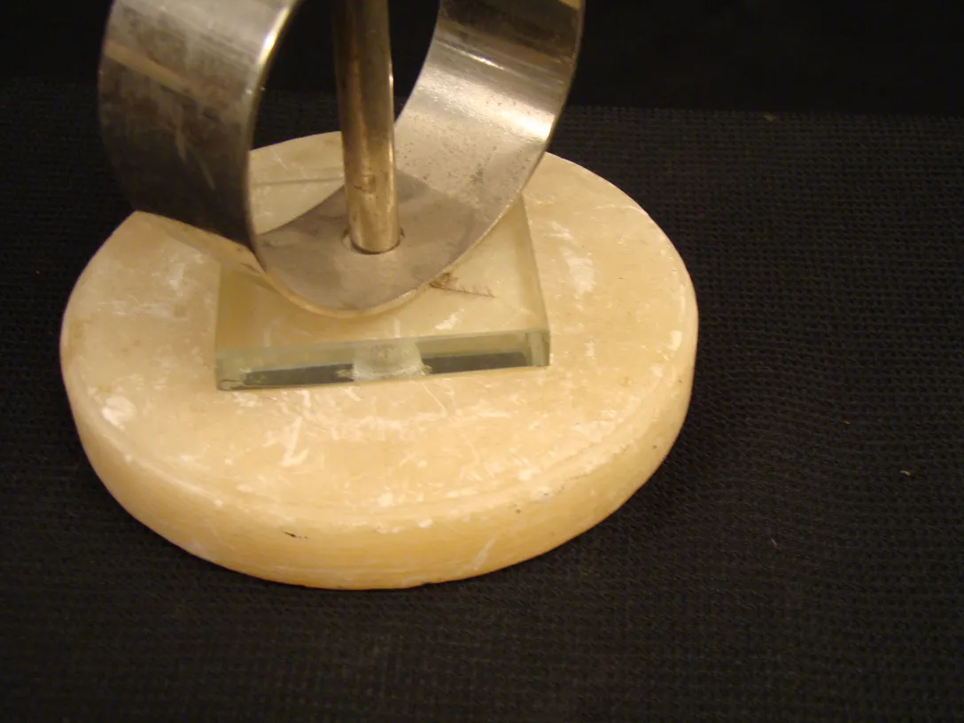 पुरानी टेबल लैंप कला डेको डिज़ाइन, गोल आधार और सुंदर खड़ा