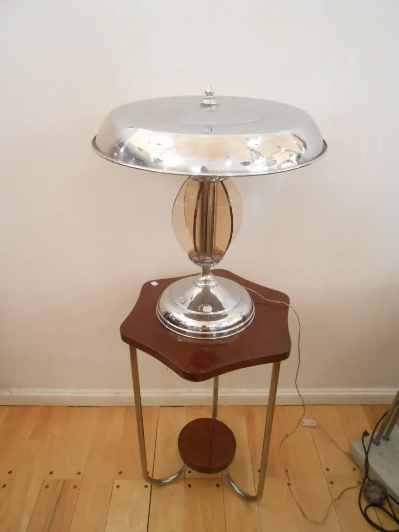 Lampada da tavolo antica in stile Art Deco elegante