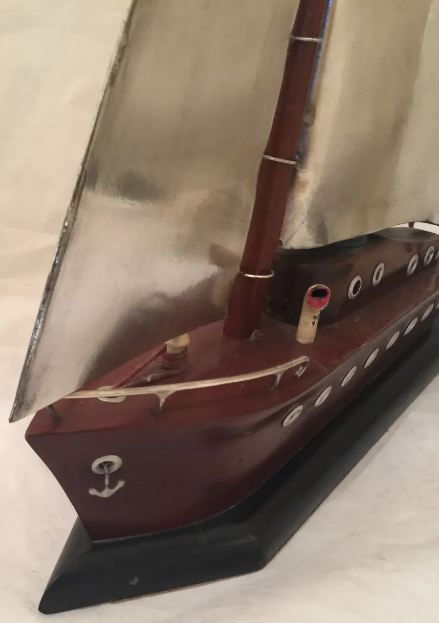 lampe de bureau ancienne en forme de bateau