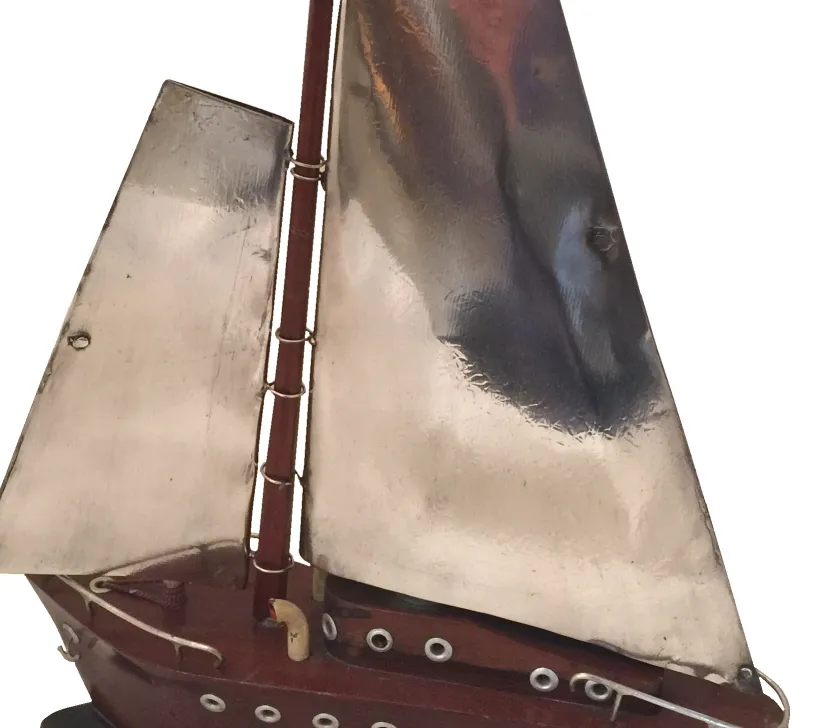 lampada da tavolo antica con dettagli art déco