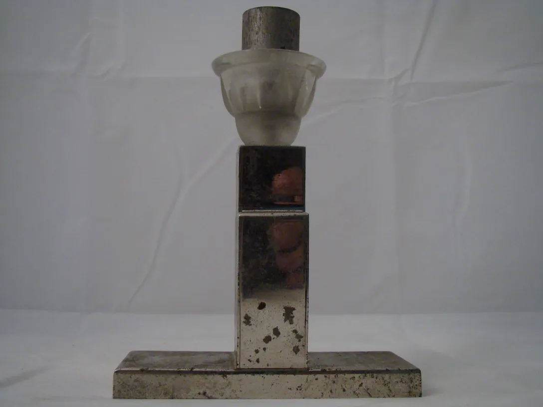 Vintage table lamp art deco with shiny base and elegant design