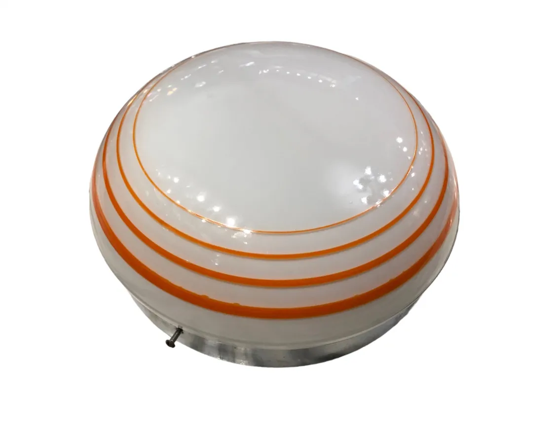 3 antique ceiling lights with radial design and light colors