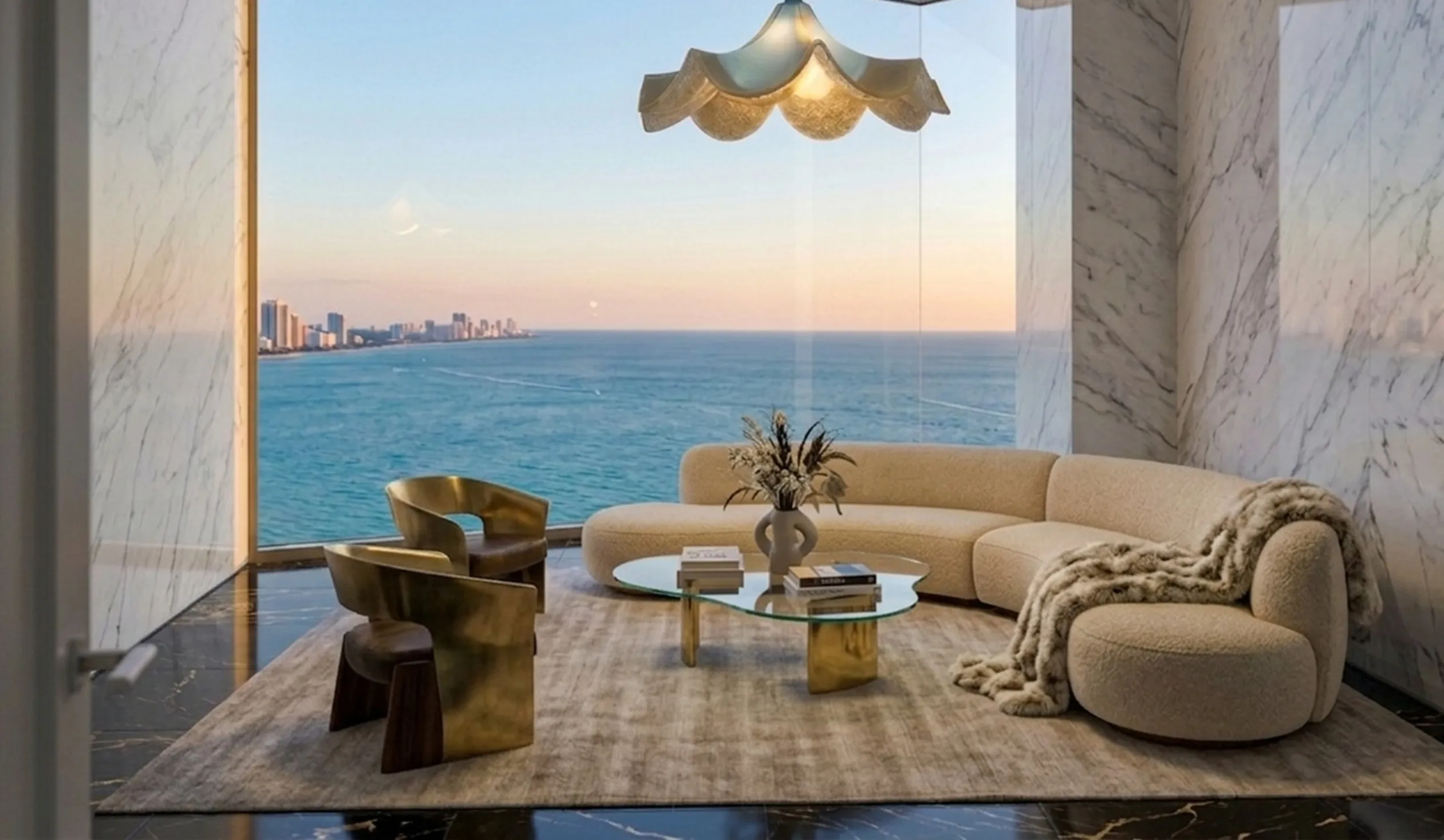 Lampada de teto antiga em um ambiente moderno com vista para o mar