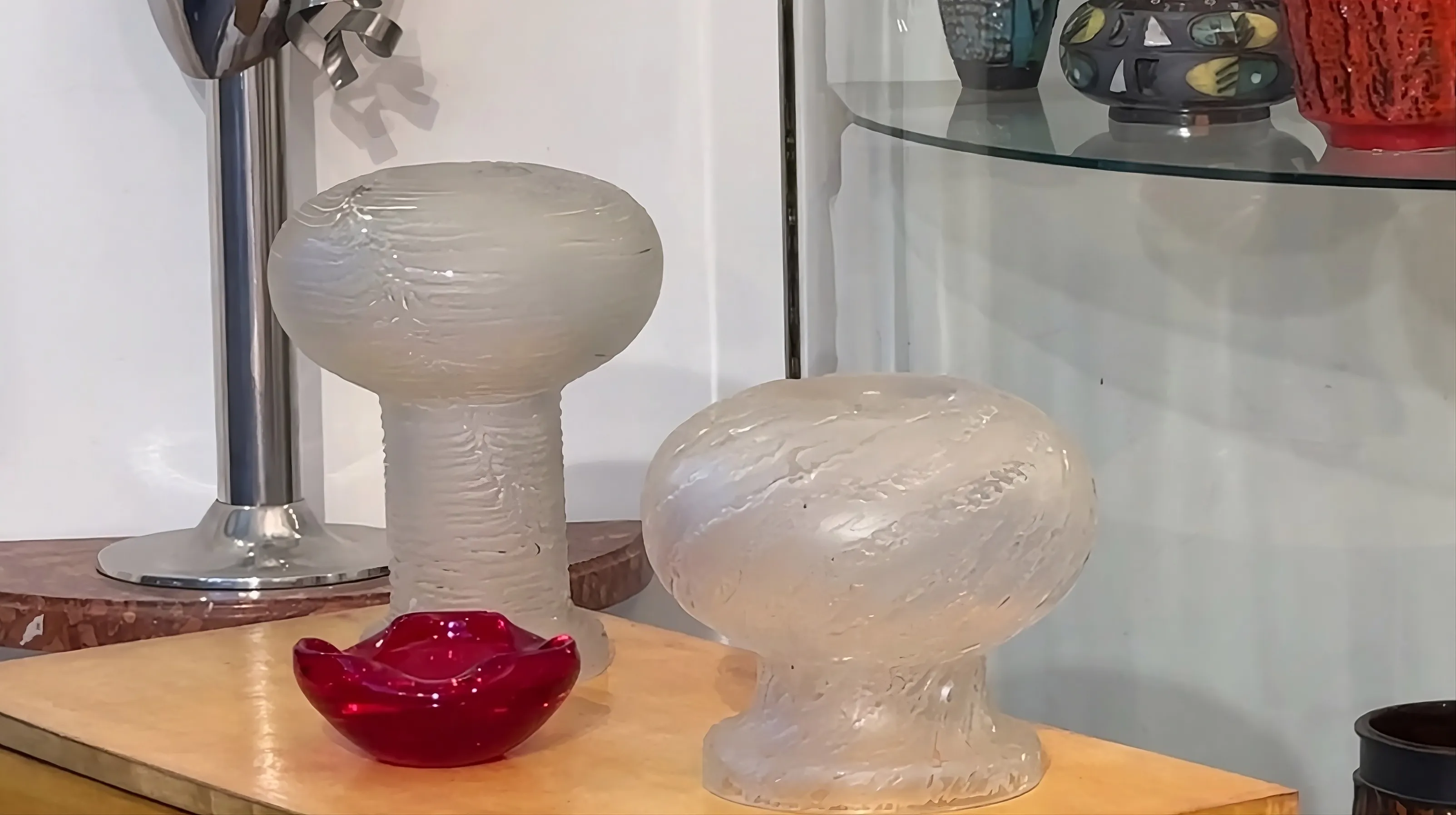 古董台灯与其他物品的装饰性环境