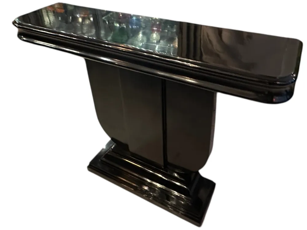 duas consoles antigas art deco com design elegante
