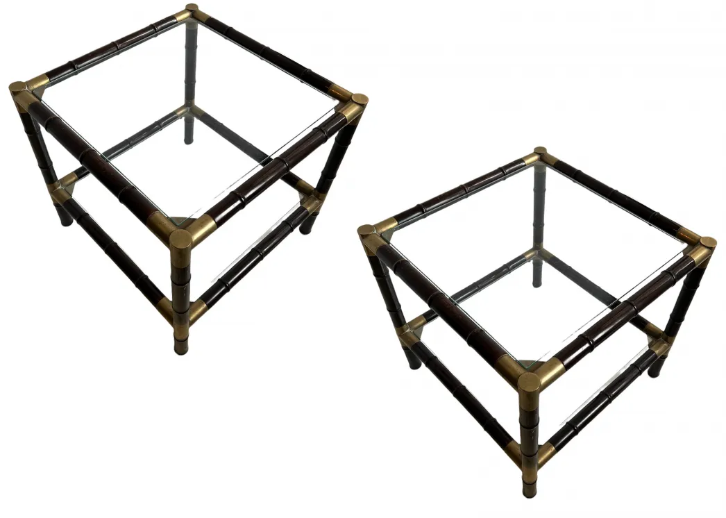 طاولتان قديمتان مع إطار داكن وسطح زجاجي