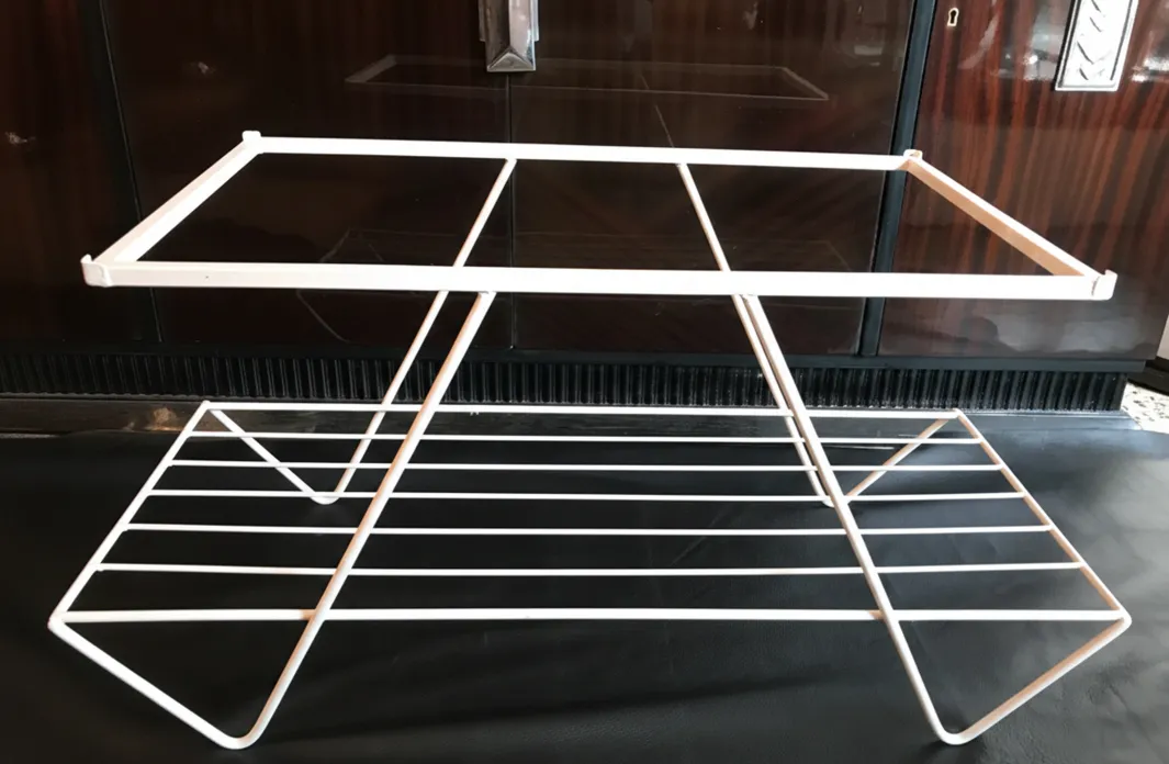 Tavolo antico da giardino con design unico ed elegante