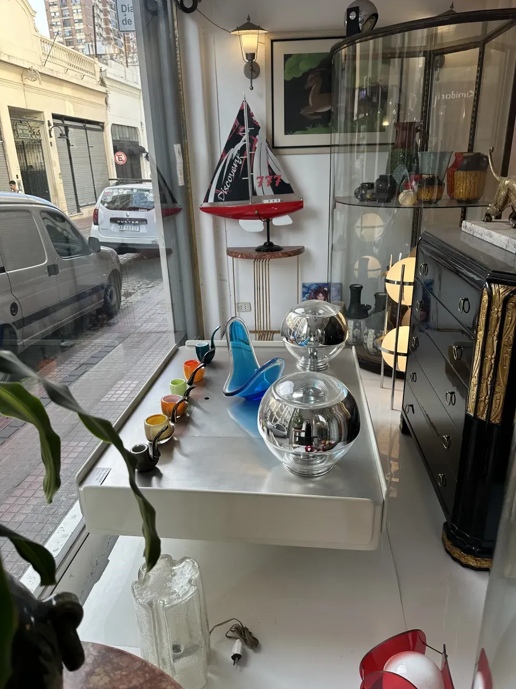 维科·马吉斯特里古董茶几，时尚，装饰性，放在温馨的环境中。