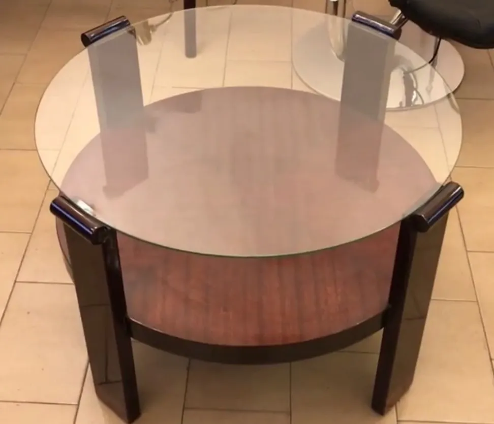antiker runder couchtisch mit Glasoberfläche, elegantes Design