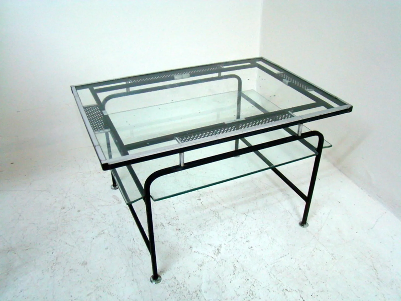 antiker Couchtisch von Mathieu Matégot mit offener Struktur und elegantem Design