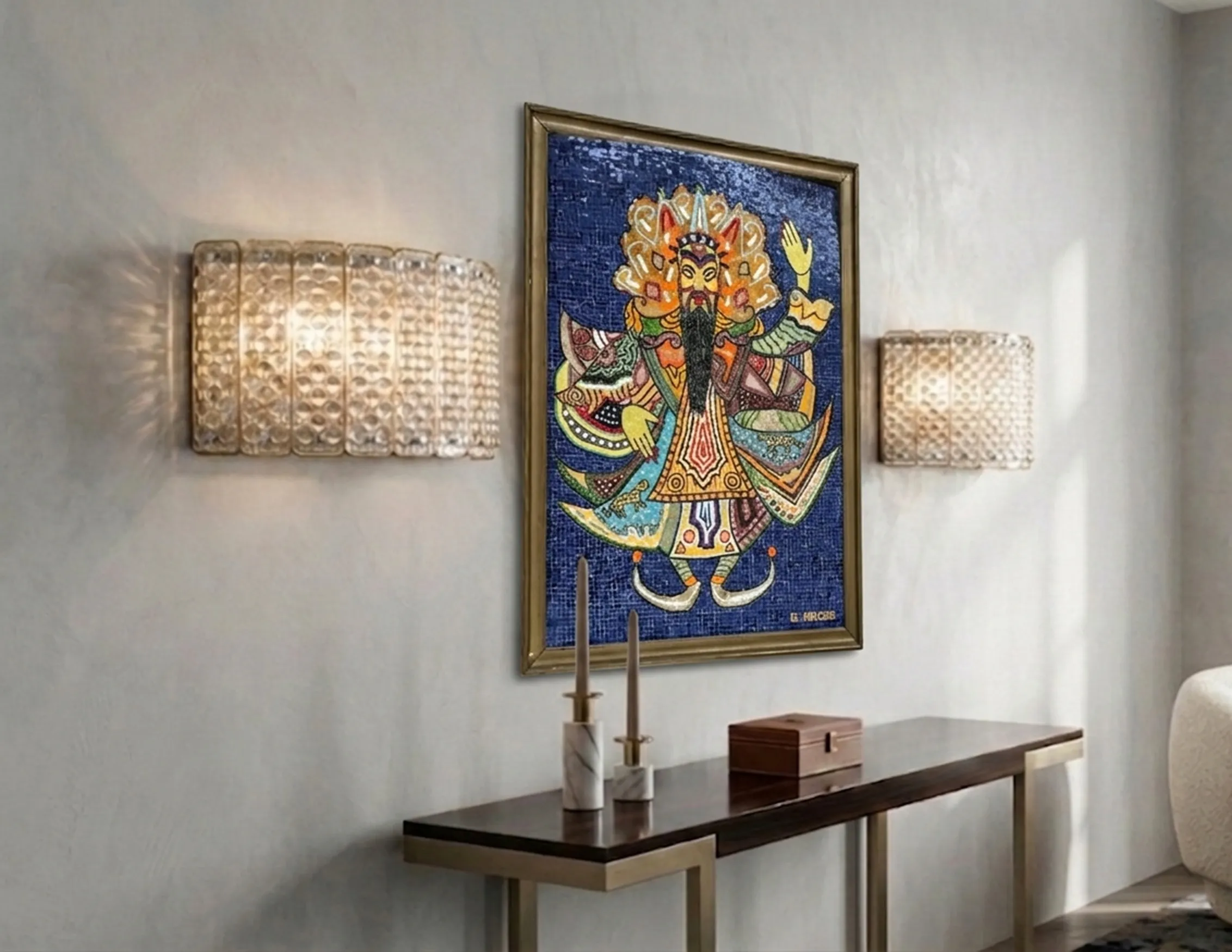 Quadro de mosaico antigo com designs coloridos em uma parede decorativa