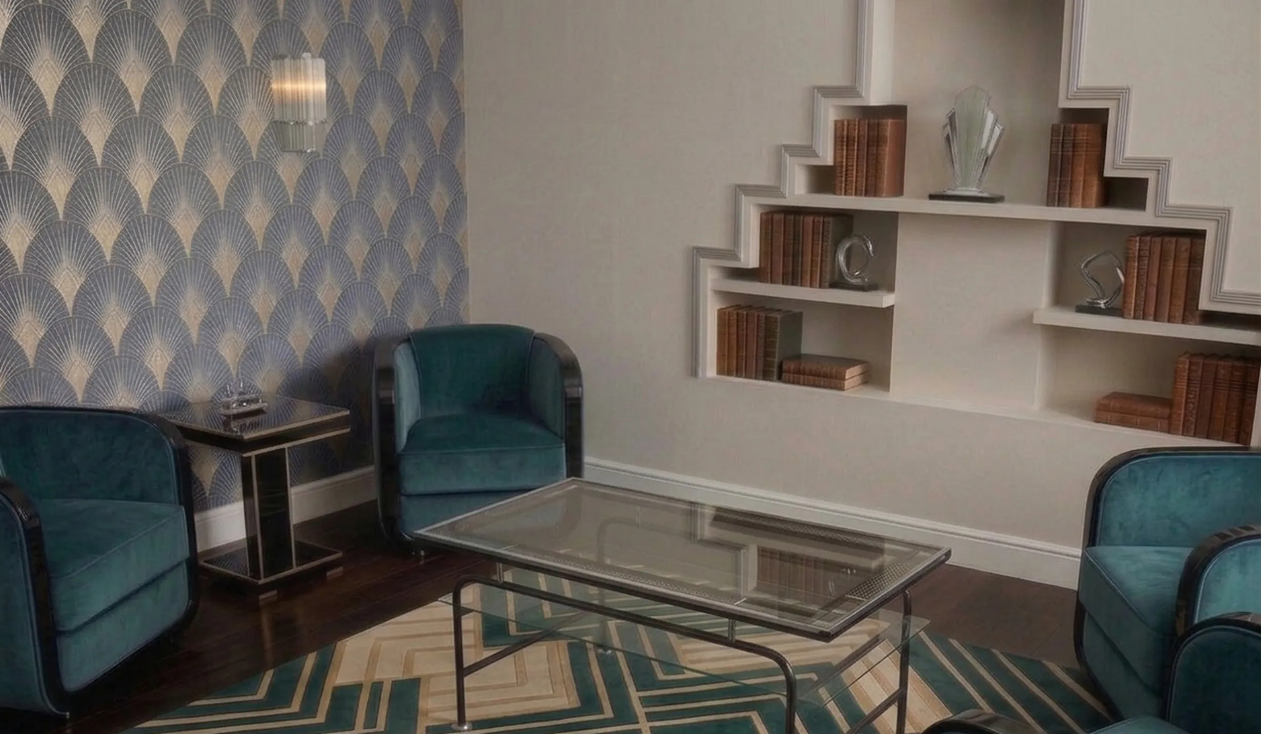 Antiker Couchtisch mit elegantem und dekorativem Design