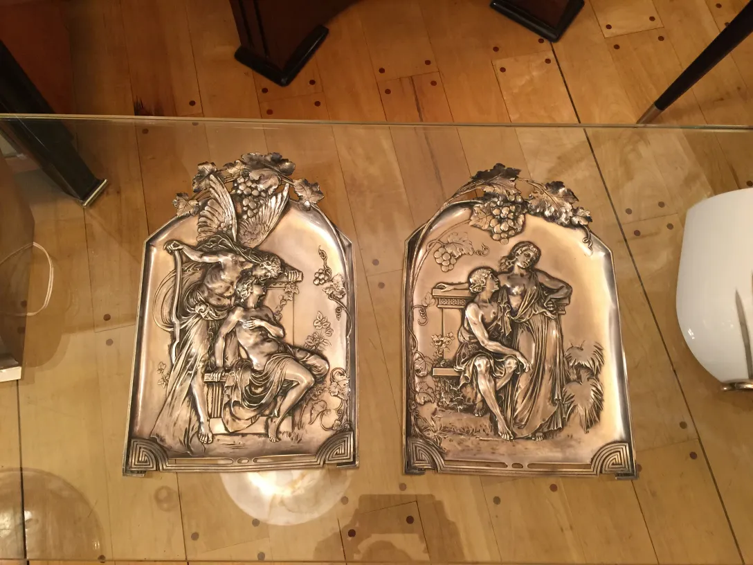 2 antike Wandtafeln von WMF mit komplizierten Mustern
