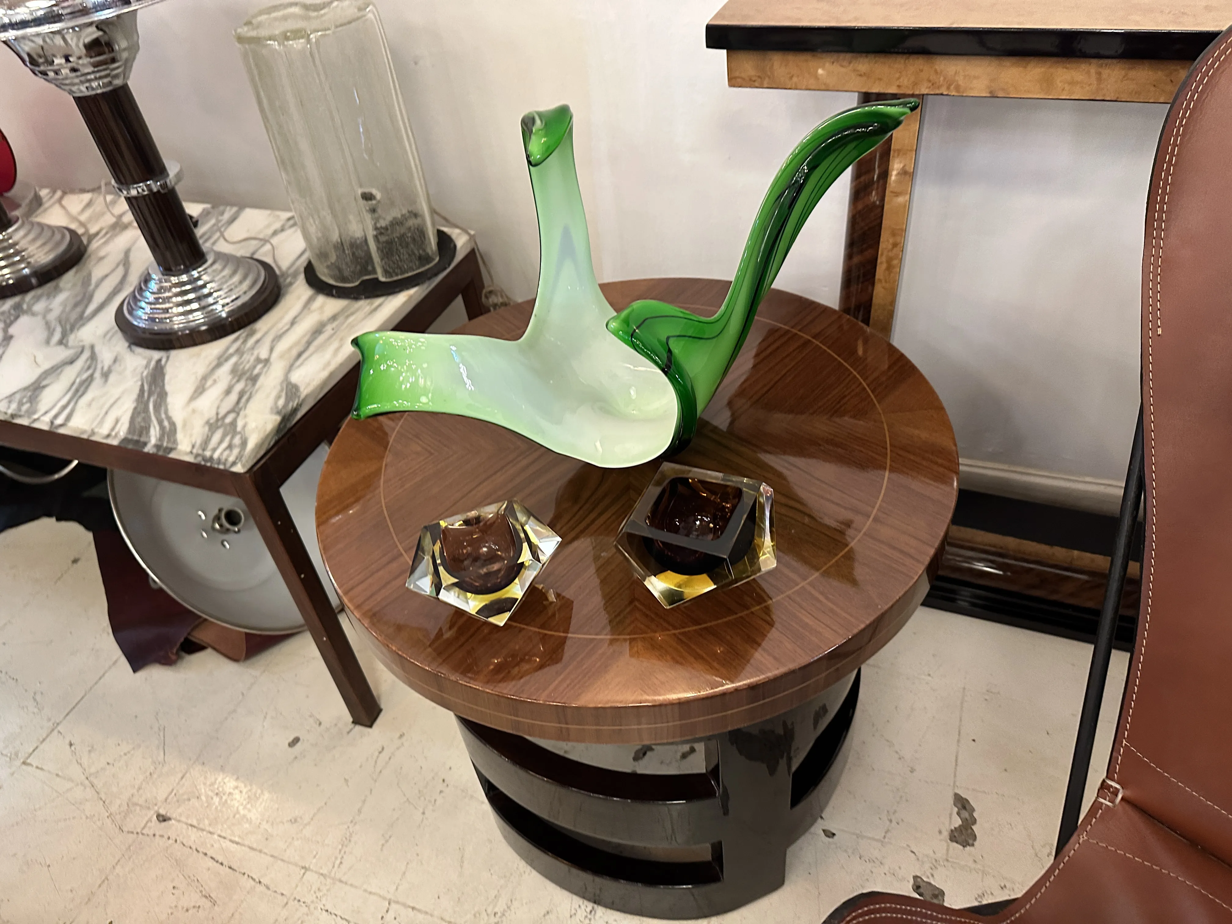 ancien cristal de murano en forme décorative avec du vert