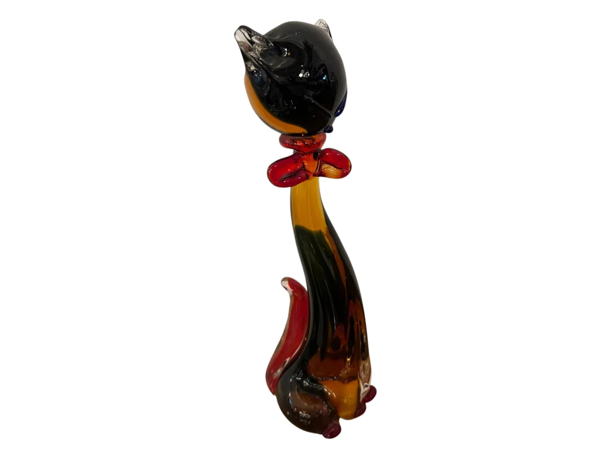 scultura murano a forma di gatto con dettagli colorati