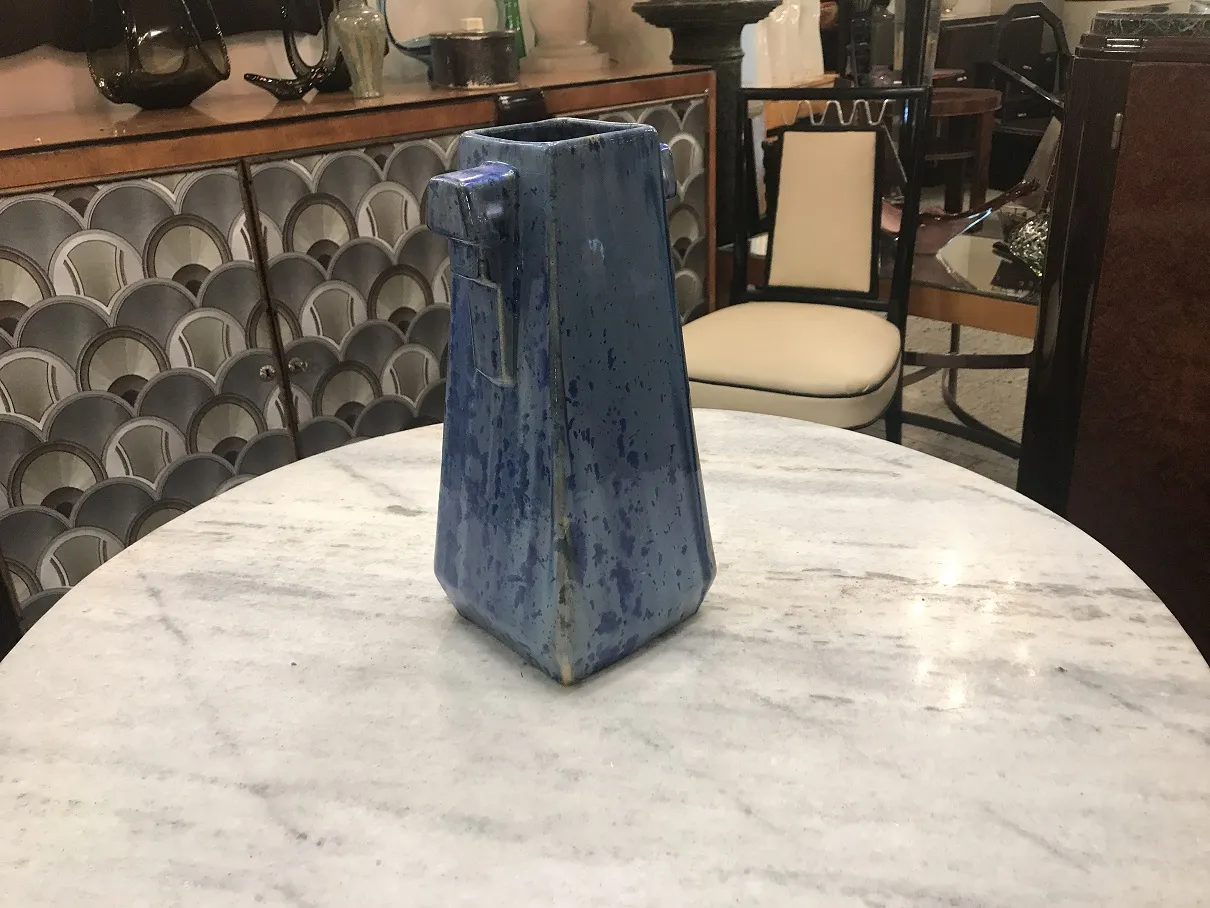 Vaso de cerámica antigua de Pierrefonds con diseño distintivo