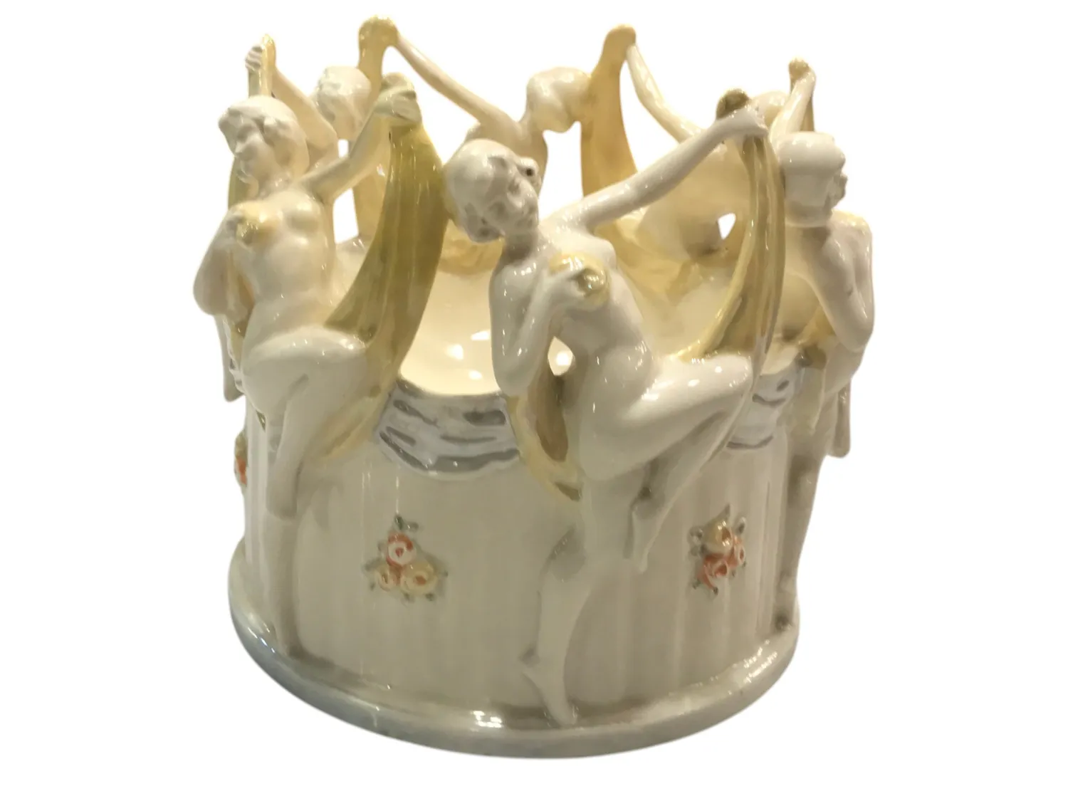 Antigua cerámica figurativa con danzarinas decorativas