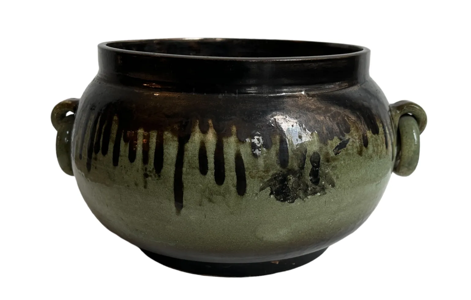 Antica ceramica dorata con manici e dettagli scuri