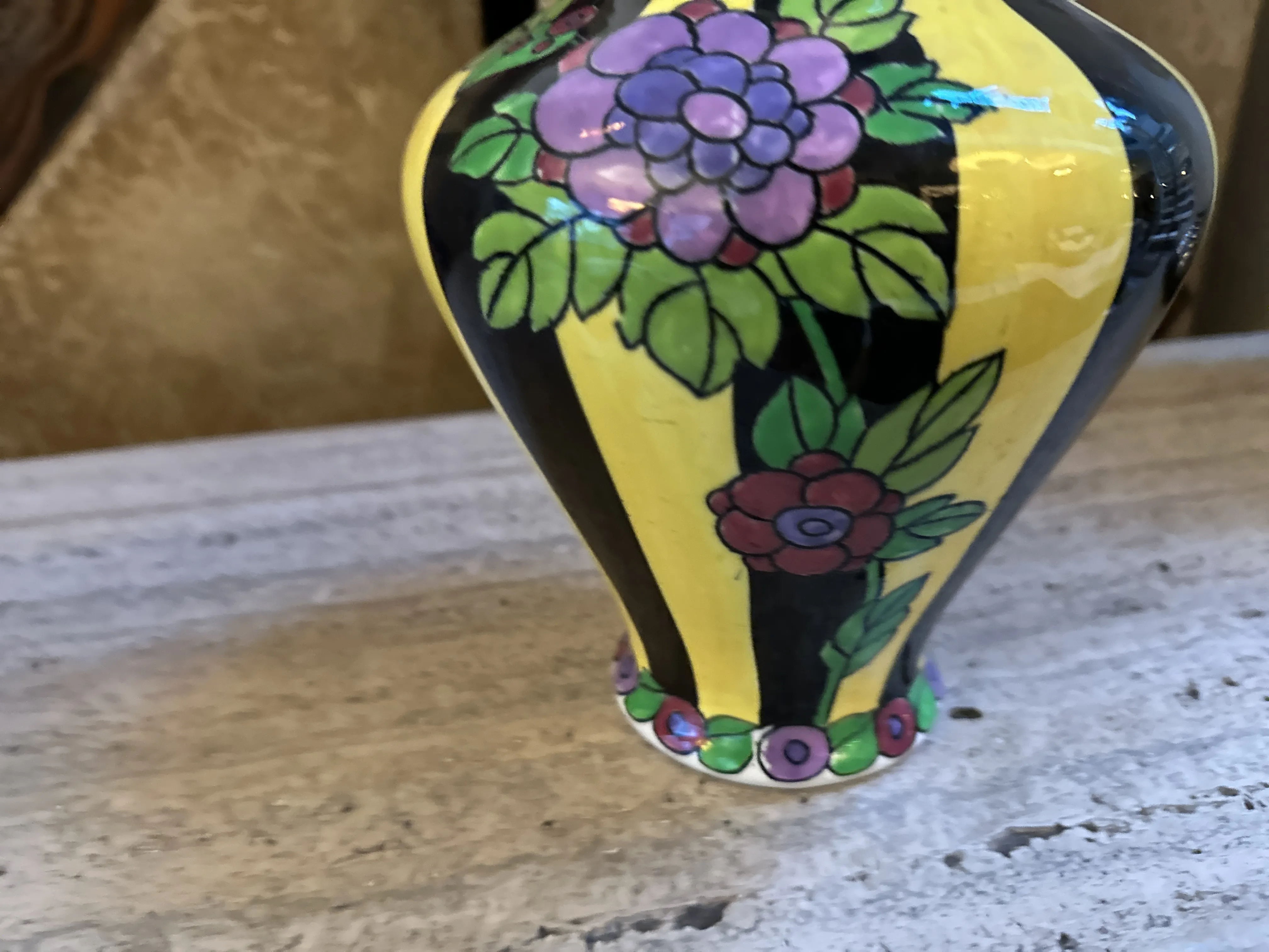 antik keramikk vase boch frères keramis dekoriert mit lebhaften Farben und Blumen