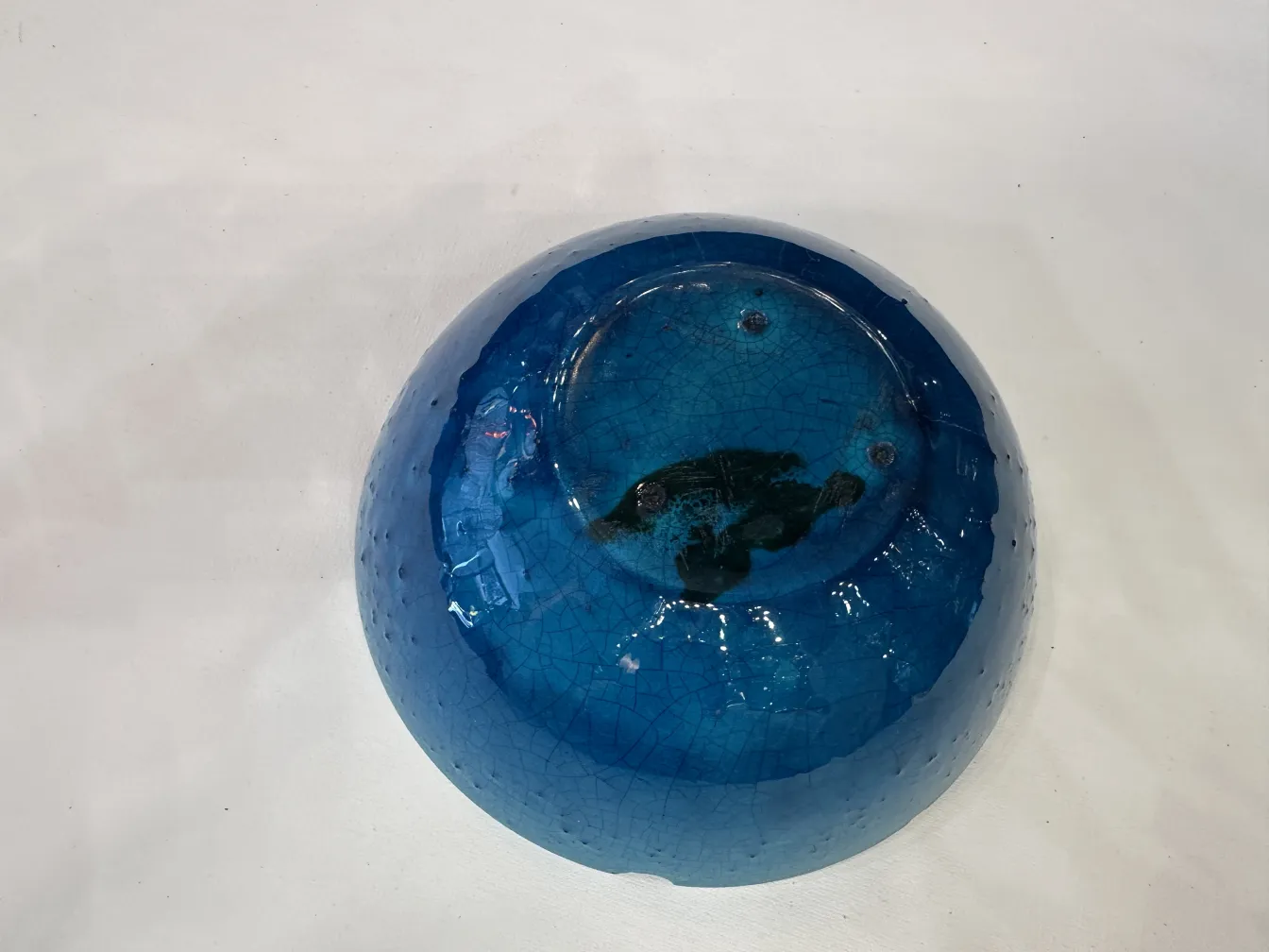 bowl antigua de cerámica azul con textura