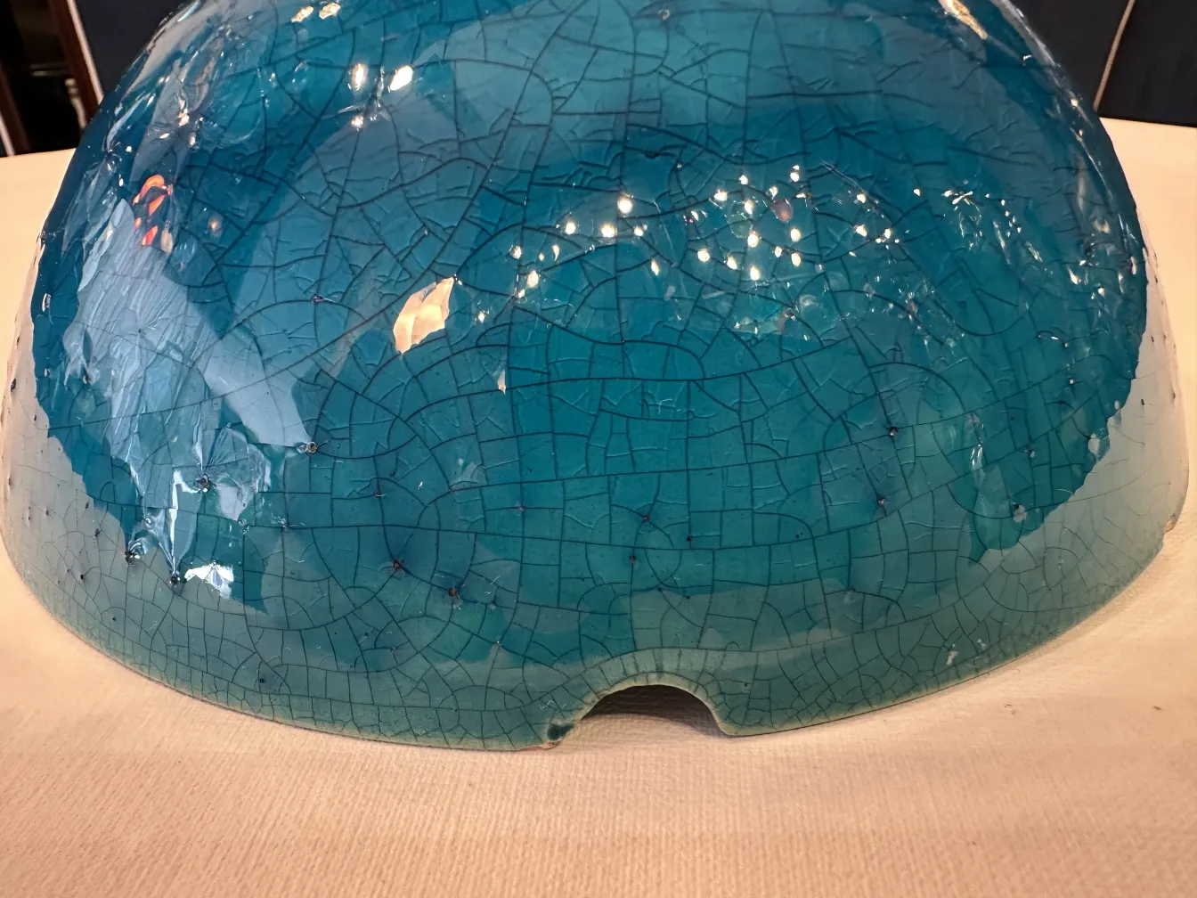 bowl antigua de cerámica azul con textura