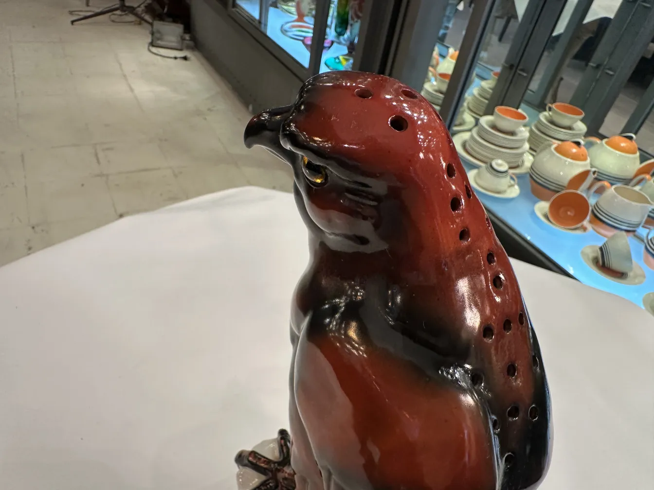 Figurine ancienne en céramique représentant un oiseau, Galluba & Hofmann.